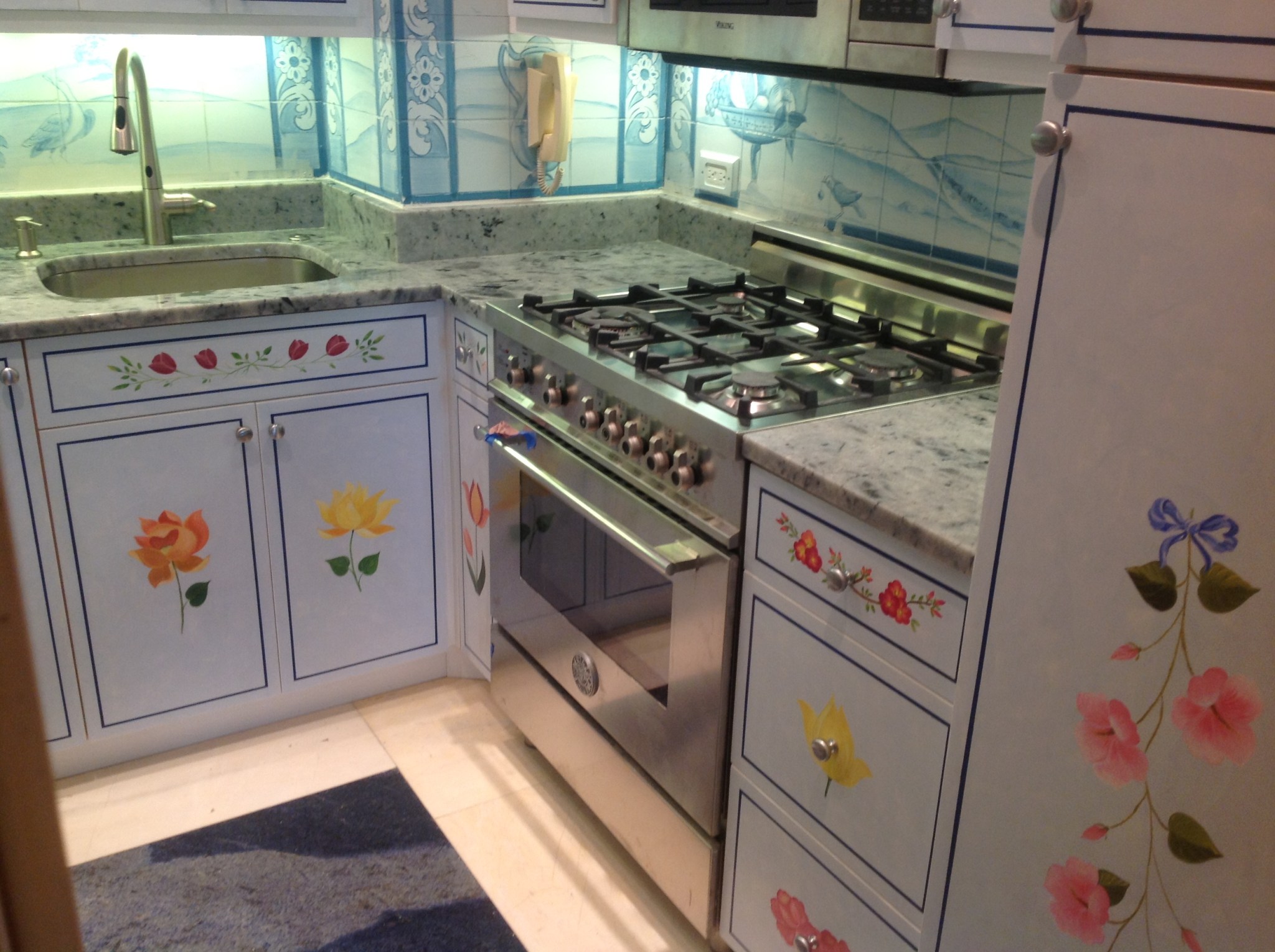 Decorative Traditional Kitchen Remodel by BELLA CASA KITCHEN & BATH, LLC. project photo